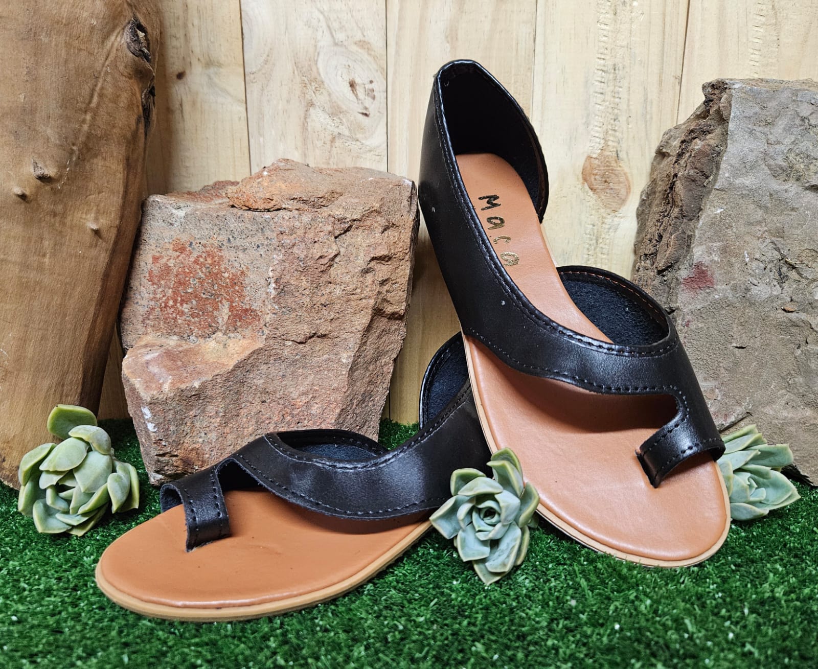 Maca toe sandals black 02.12.2024